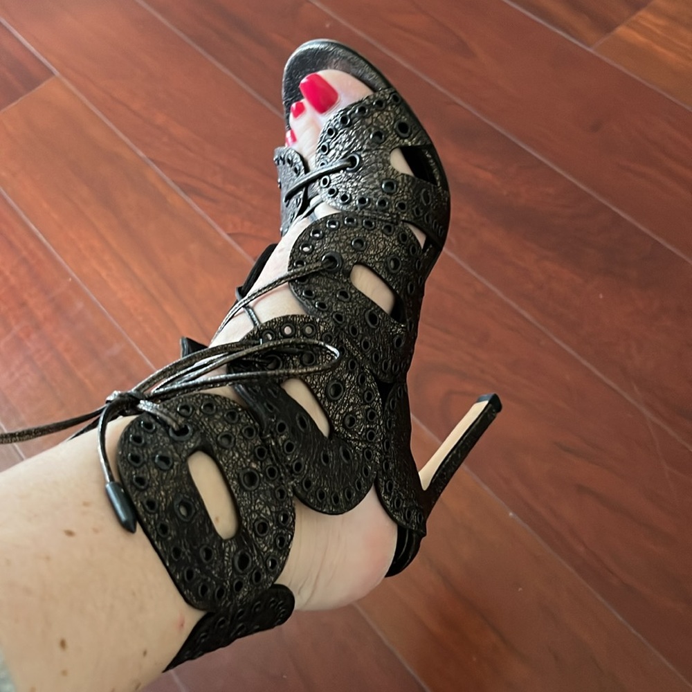 Booties. - Picture 2 of 4